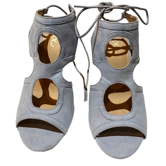 Light blue grayish high heels, lace up to tie size 8 - Picture 2 of 13